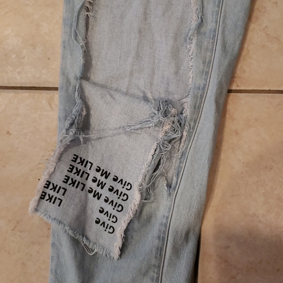 Distressed Jeans - Picture 4 of 5